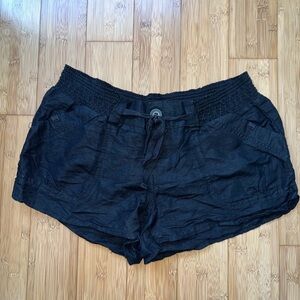 Rewind Black Women's Linen Shorts